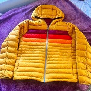 Fuego Hooded Down Jacket - Women's